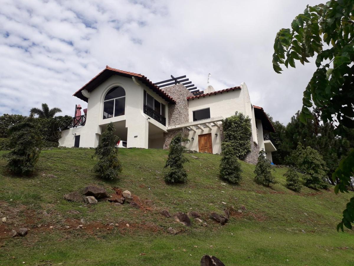 לה לגונה Hawk'S Nest Bed & Breakfast מראה חיצוני תמונה