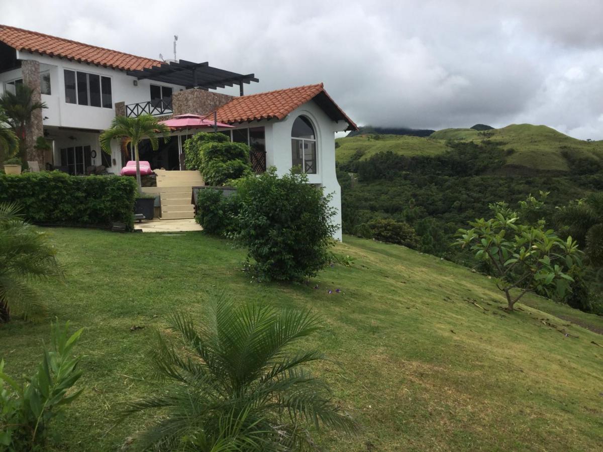 לה לגונה Hawk'S Nest Bed & Breakfast מראה חיצוני תמונה